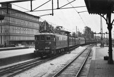 160942 Afbeelding van de electrische locomotief nr. BB 310 (serie BB 300) van de S.N.C.F. (gehuurd door de N.S.) bij ...